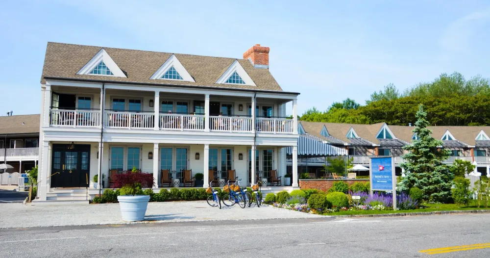 Weekend in Sag Harbor - hero